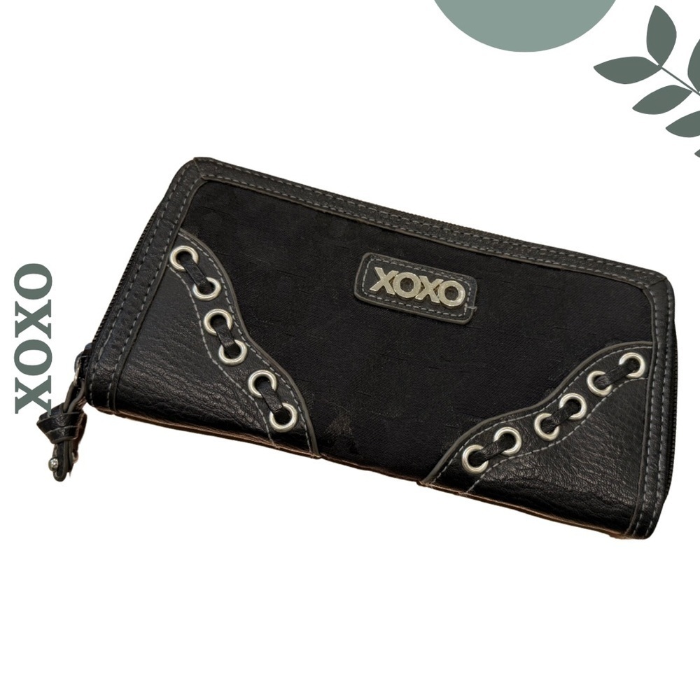 XOXO Black Zip-Around Wallet – Grommet Detail, Multi-Card Slots